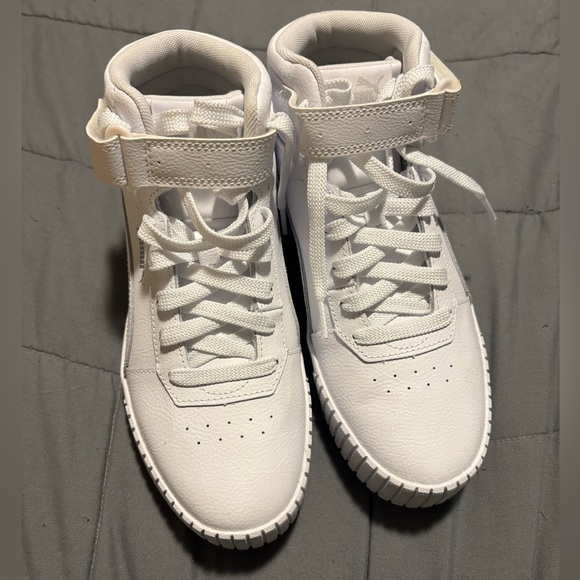 PUMA Carina Mid White Hightop Sneakers Womens Size 7.5 - Picture 1 of 9